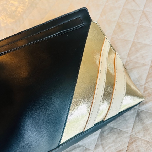 🆕 ВР Nordstrom’s Stripe Faux Leather Clutch in Black, Gold & Cream 🖤✨Brand NWT - Picture 6 of 7